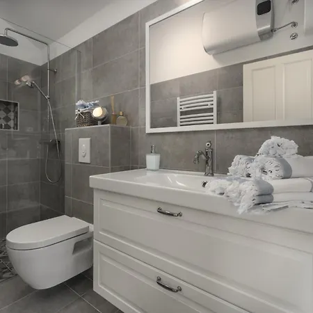 Oliveto With Pool Villa *