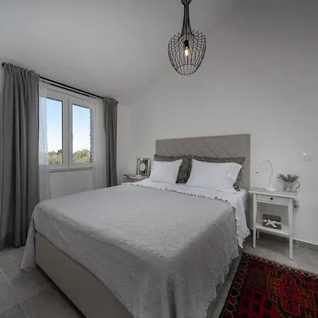 Oliveto With Pool Villa