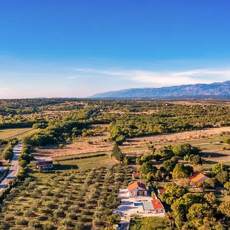 Villa Oliveto With Pool *