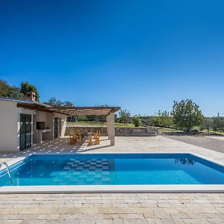 Oliveto With Pool Vila Donji Kasic