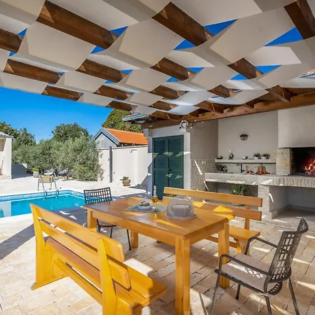 Oliveto With Pool Villa