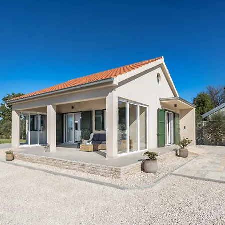 Villa Oliveto With Pool *