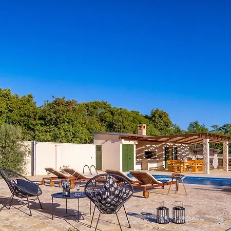 Oliveto With Pool Villa *