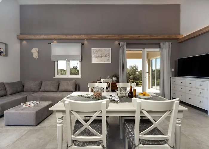 וילה Oliveto With Pool *