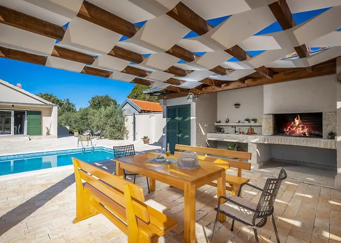 Oliveto With Pool Вилла