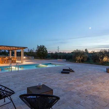 Oliveto With Pool Villa *