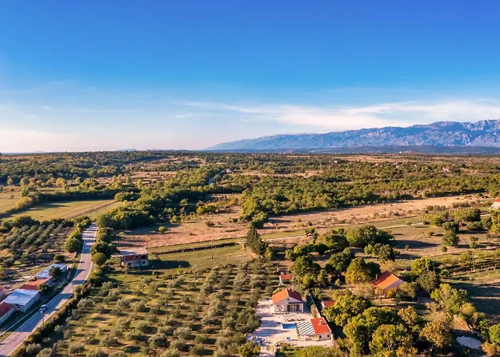 Villa Oliveto With Pool *