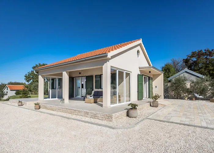 Villa Oliveto With Pool *